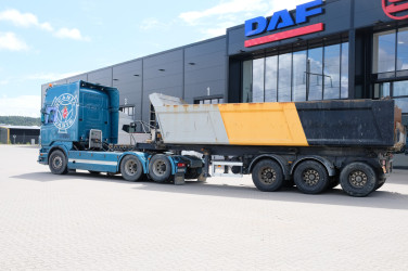 R 730 6x2 hydraulik och kompressor