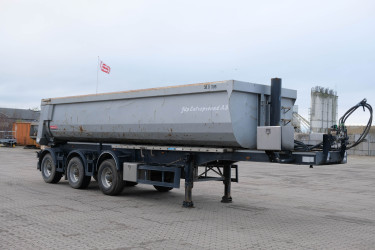 Langendorf 3 axlad tipptrailer 29 kubik