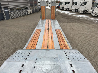 Hangler 3 axlad Jumbotrailer med 2800 mm hydraulisk ramp