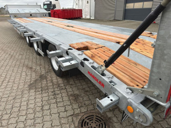 Hangler 3 axlad Jumbotrailer med 2800 mm hydraulisk ramp