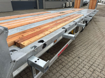 Hangler 3 axlad Jumbotrailer med 2800 mm hydraulisk ramp