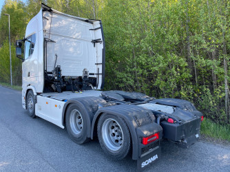 S 590 6x2 dragbil av 2025 års modell