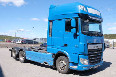 XF 530 FAS 6x2 chassi