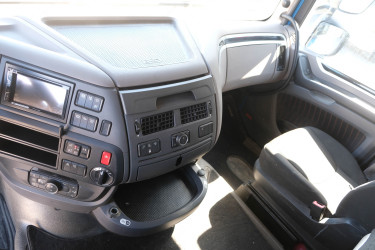 XF 530 FAS 6x2 chassi