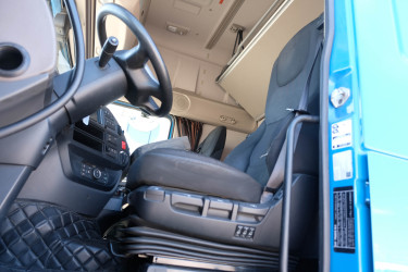 XF 530 FAS 6x2 chassi