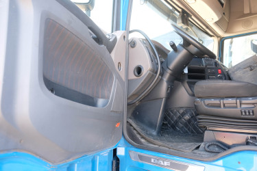 XF 530 FAS 6x2 chassi
