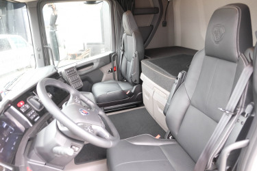 R660 6x2*4 Ekeri skåpbil 2025 års modell