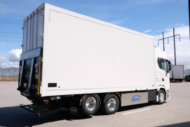 S 660 6x2 Ekeri skåpbil av 2025 års modell