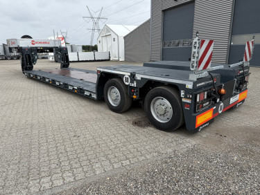 2-axlad Tvångstyrd låglastande maskintrailer, utdragbar