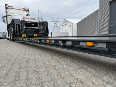 2-axlad Tvångstyrd låglastande maskintrailer, utdragbar
