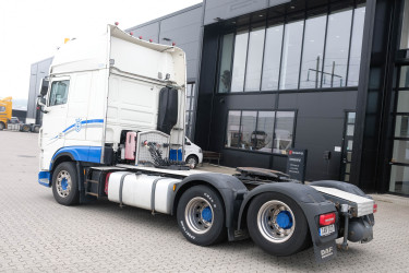 XF 530 ADR bil med kompressor och hydraulik