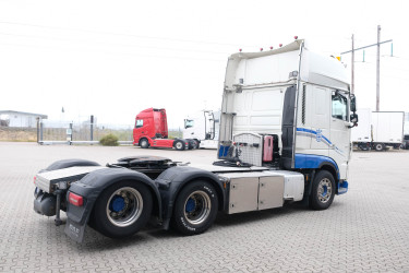 XF 530 ADR bil med kompressor och hydraulik