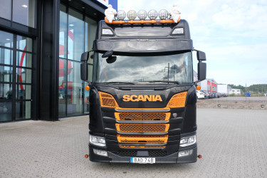 R 370 4x2 mega dragbil