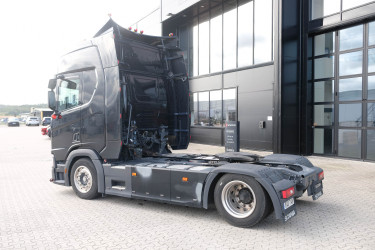 R 370 4x2 mega dragbil