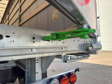 Hangler 3-axlad 45-tons gardintrailer Nordic Gardin