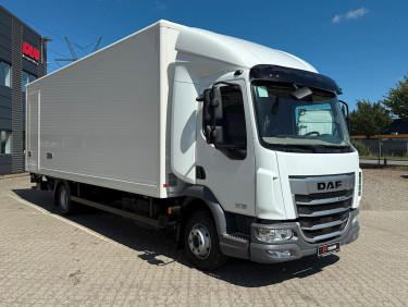 DAF XB 230 Fast skåp m. lift