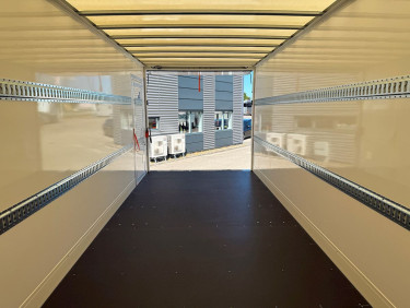 DAF XB 230 Fast skåp m. lift