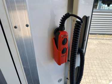 DAF XB 230 Fast skåp m. lift