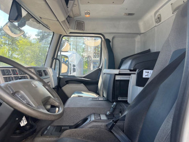 Volvo FE320 fällburskåp med kyl