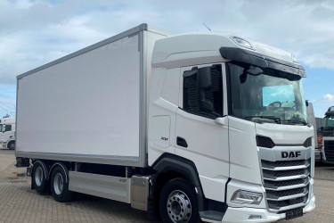 DAF XF480 6x2 Skåpbil m. lift