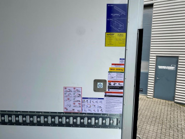 DAF XF480 6x2 Skåpbil m. lift