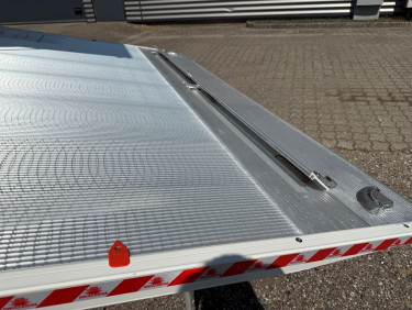 DAF XB230 m. lift