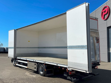 Renault D16.280 Foldedörsskåp