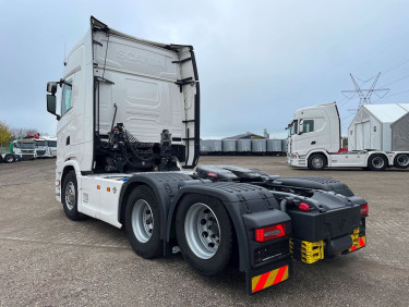 Scania S660 6x2, 2 950 mm