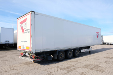 Krone 3 axlad skåptrailer med bakgavellift