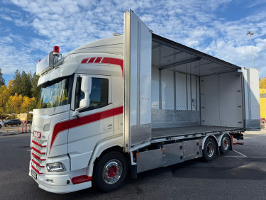DAF XF 530 6x2*4 med Ekeri skåpbyggnation