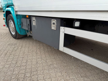 Scania G320 4x2 Gardin