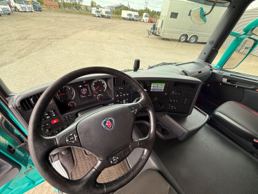 Scania G320 4x2 Gardin