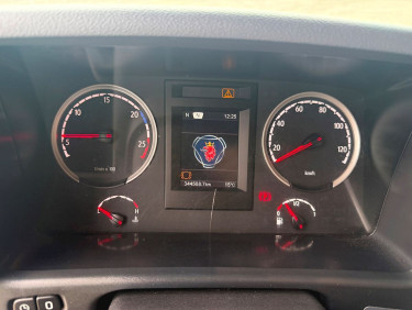 Scania G320 4x2 Gardin