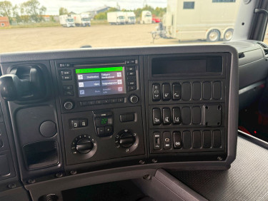 Scania G320 4x2 Gardin