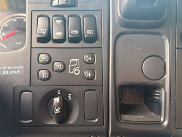Scania G320 4x2 Gardin