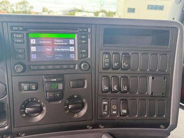 Scania G320 4x2 Gardin