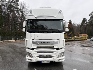 XF 530 PLS skåpbil med lift