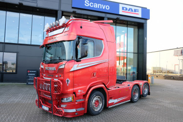 S 530 6x2 dragbil med klädd hytt och hydraulik