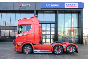 S 530 6x2 dragbil med klädd hytt och hydraulik