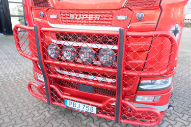 S 530 6x2 dragbil med klädd hytt och hydraulik