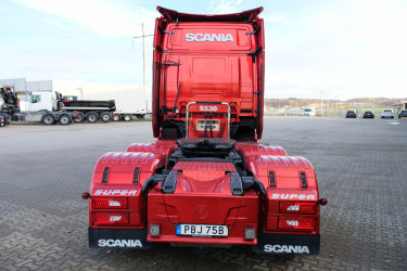 S 530 6x2 dragbil med klädd hytt och hydraulik