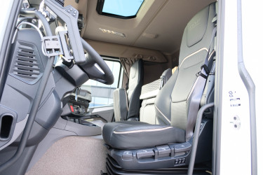 XD 450 6x2*4 kran och lastväxlare