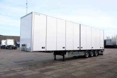 3 axlad inrikes skåptrailer
