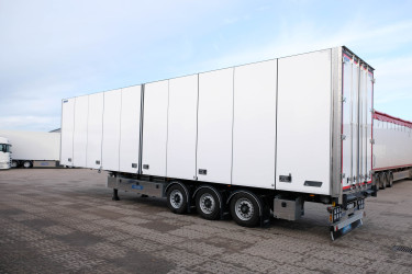 3 axlad inrikes skåptrailer