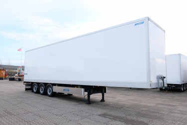 3 axlad inrikes skåptrailer