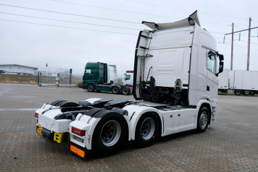 S 500 6x2 dragbil av 2023 års modell