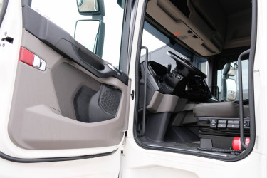 S 500 6x2 dragbil av 2023 års modell