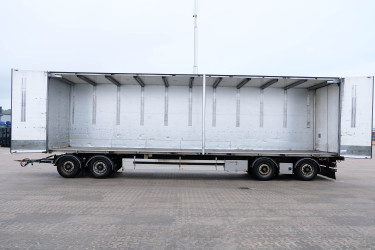 Närko 4 axlad skåpsläpvagn med bommar