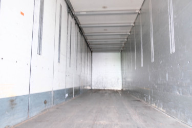 Närko 4 axlad skåpsläpvagn med bommar