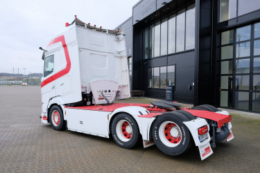 DAF XG+ 530 6x2 dragbil av 2023 års modell